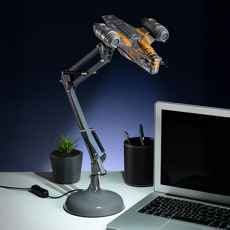 The Mandalorian Razor Crest Justerbar Skrivebordslampe Geekd